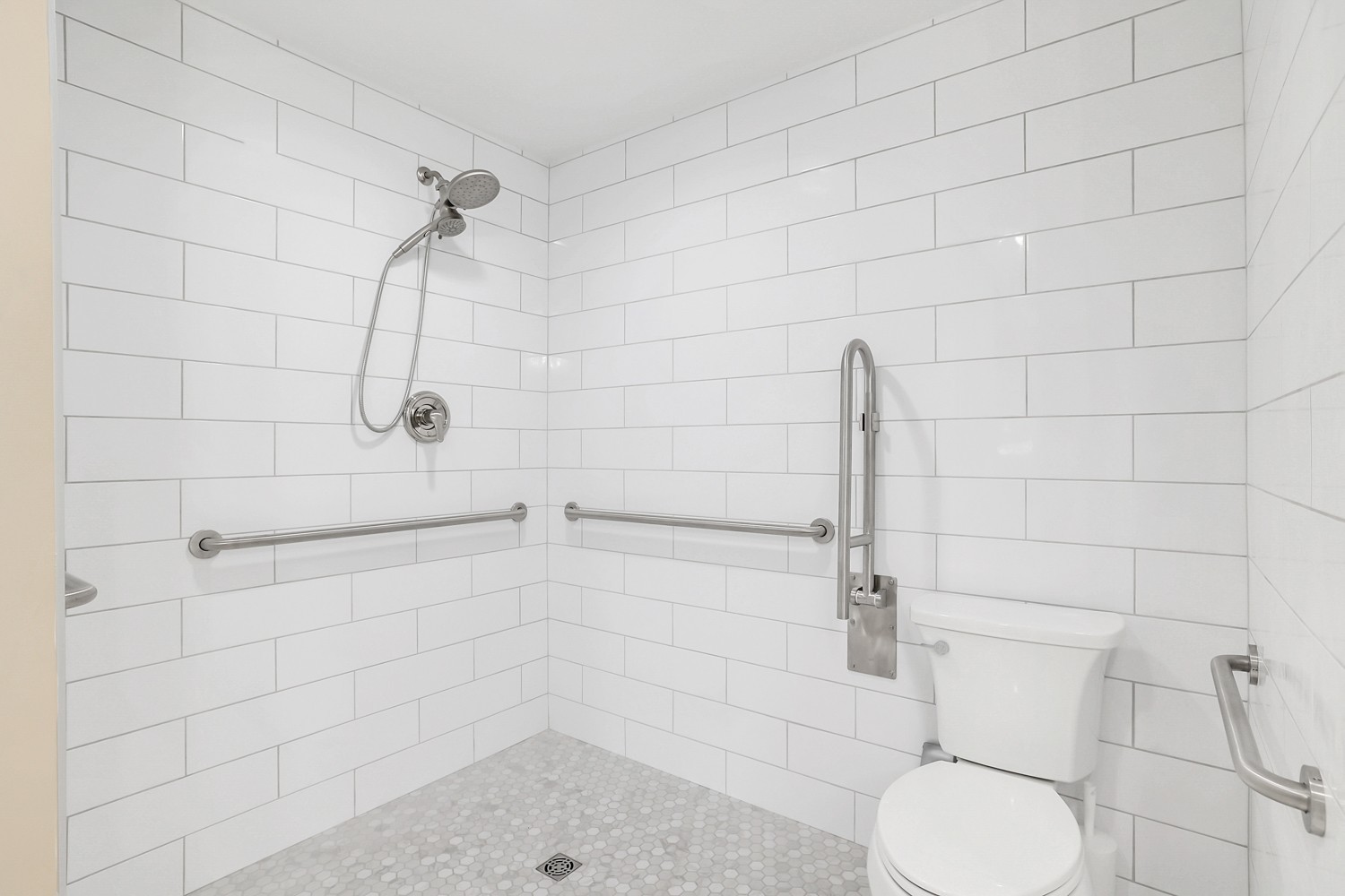 423 Ridgecrest Lane Lebanon, TN 37087 - Photo 49 of 65 a bathroom with a toilet and a shower