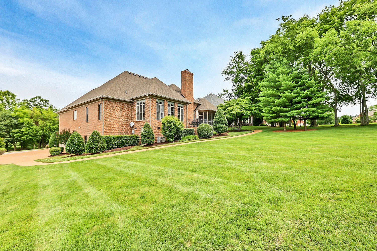 423 Ridgecrest Lane Lebanon, TN 37087 - Photo 51 of 65 a front view of a house with garden
