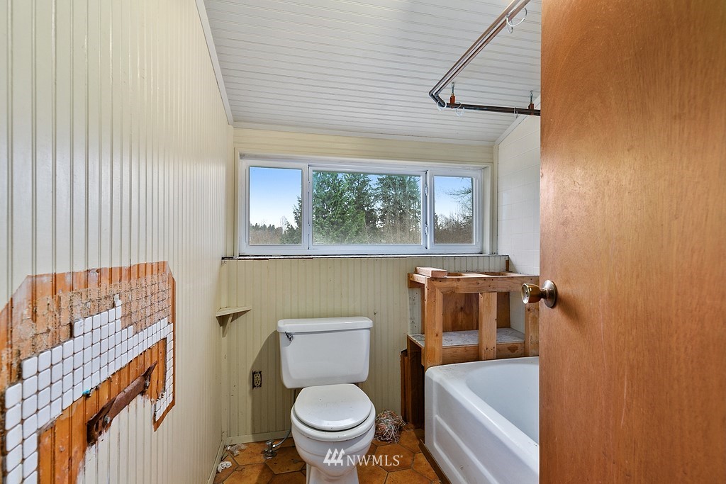 2620 Callow Road Lake Stevens, WA 98258 - Photo 19 of 25 a white toilet sitting next to a bathroom sink