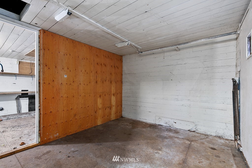 2620 Callow Road Lake Stevens, WA 98258 - Photo 24 of 25 a view of a garage