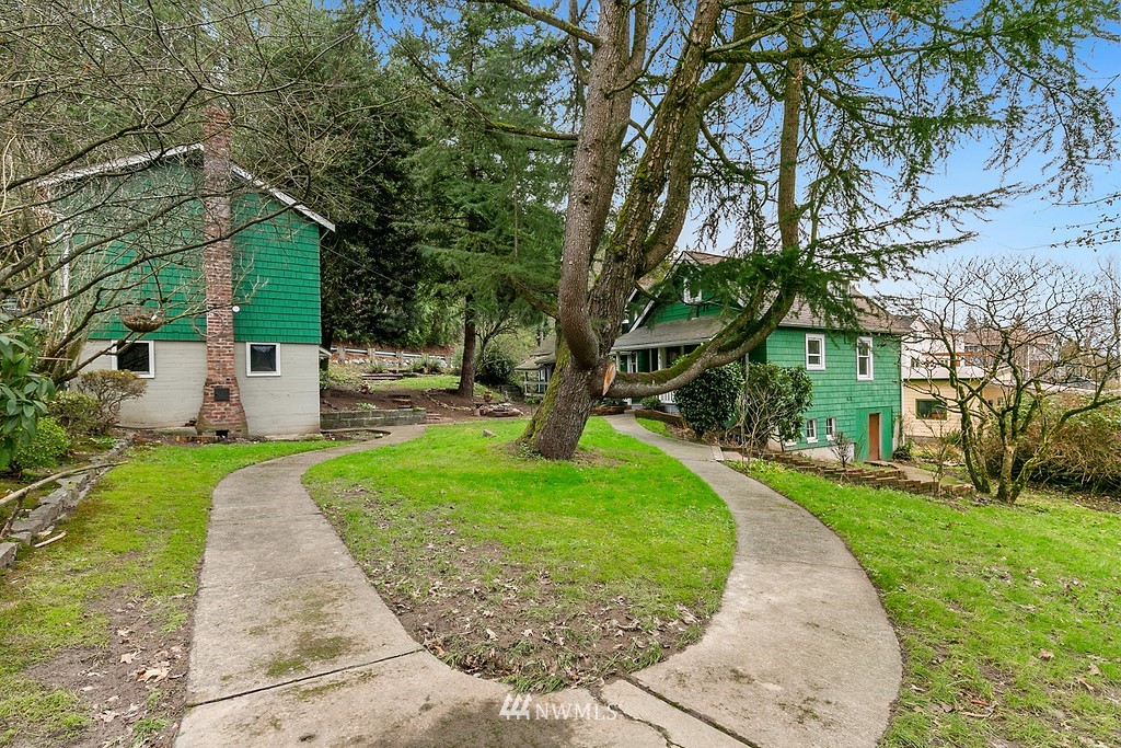 2620 Callow Road Lake Stevens, WA 98258 - Photo 4 of 25 front view of a house with a yard