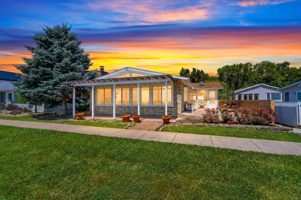 $849,900 | 13482 West Bank Drive Northeast, Millersport, OH 43046