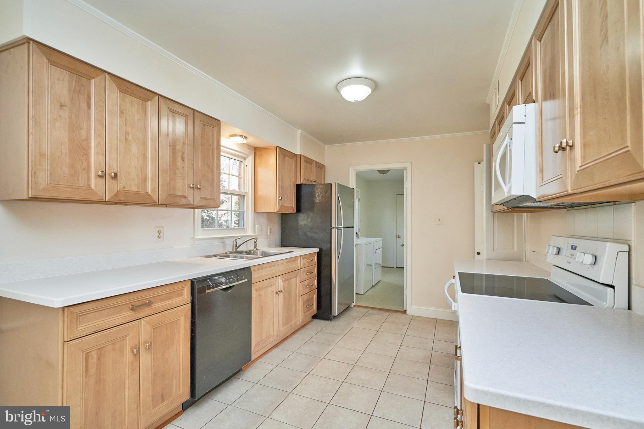 5806 Bent Twig Road McLean, VA 22101 - Photo 11 of 37 Kitchen