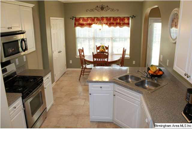 924 Waterford Trail Calera, AL 35040 - Photo 17 of 32