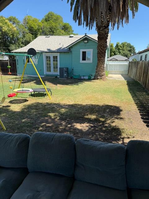 328 East 20th Street Merced, CA 95340 - Photo 14 of 19