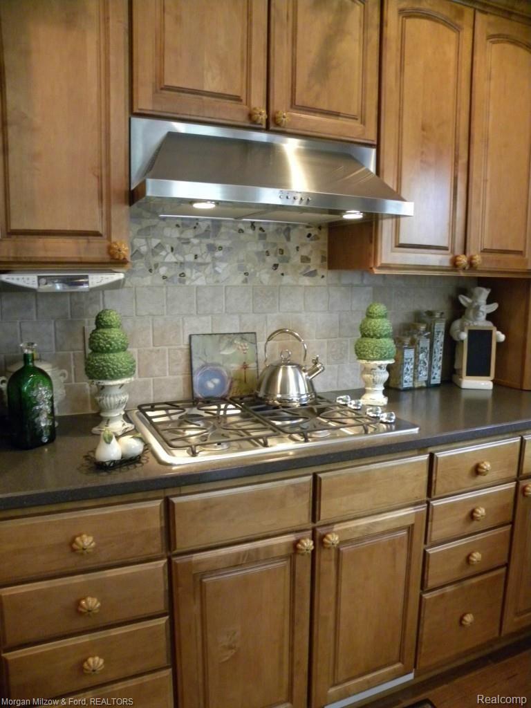 4687 Oakhurst Ridge Road, Unit 232 Clarkston, MI 48348 - Photo 8 of 29 Oakhurst (8).jpg
