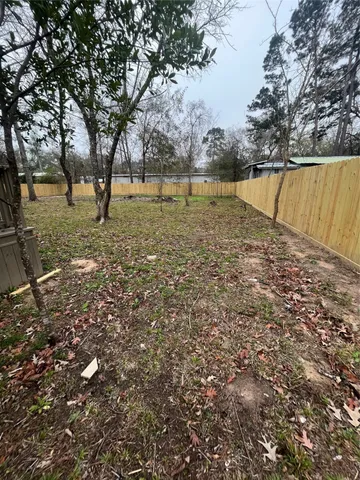 a view of yard with tree