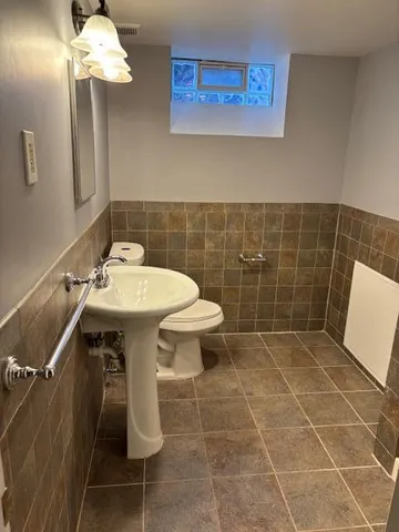 $1,800 | 18044 Prest Street, Detroit, MI 48235