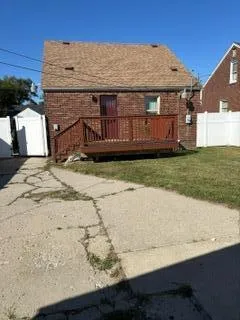 $1,800 | 18044 Prest Street, Detroit, MI 48235
