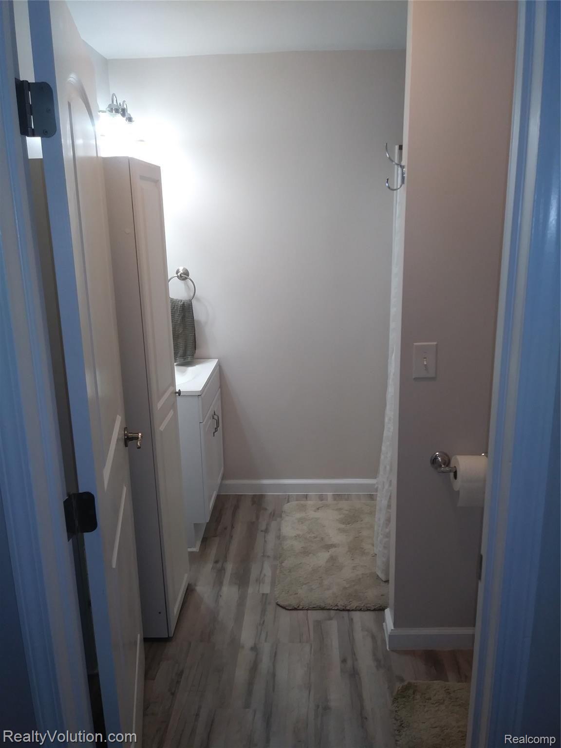 1362 North Genesee Road Burton, MI 48509 - Photo 17 of 43 20190617_115355.jpg
