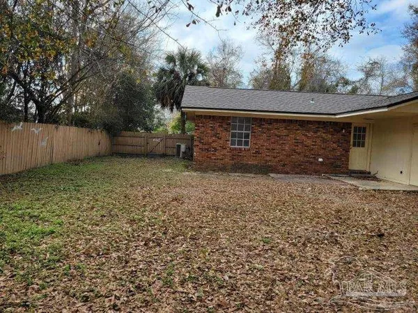 $1,400 | 5376 Conecuh Street, Milton, FL 32570