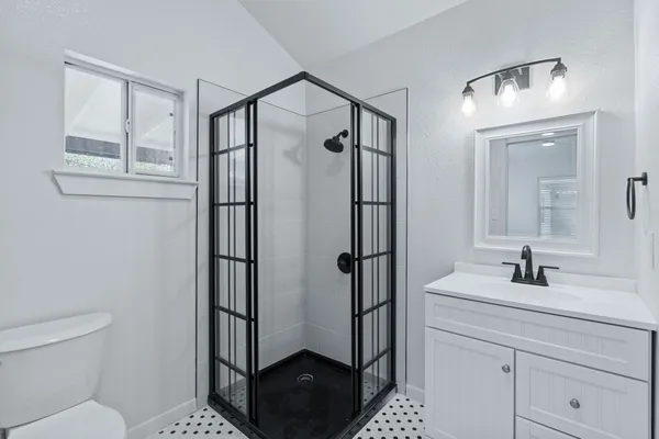 $2,000 | 105 Riverside Drive, San Marcos, TX 78666