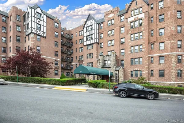 $1,850 | 10 Nosband Avenue, Unit 1G, White Plains, NY 10605