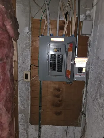 $275,000 | 21 Bolton Street, Worcester, MA 01604