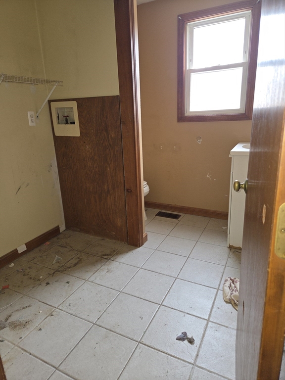 21 Bolton Street Worcester, MA 01604 - Photo 8 of 15