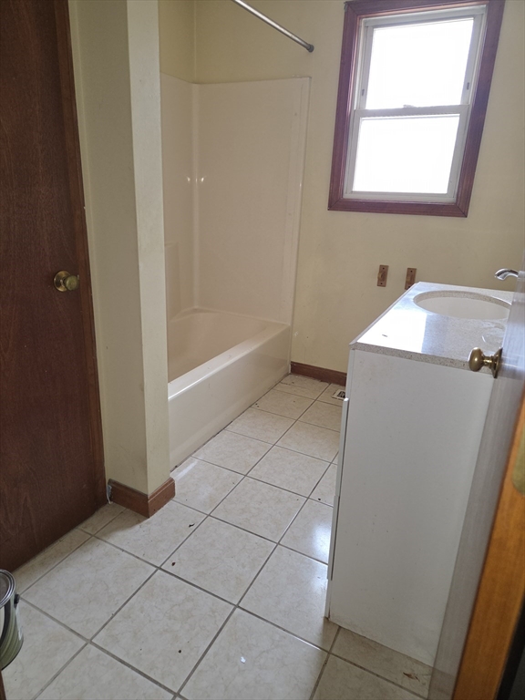 21 Bolton Street Worcester, MA 01604 - Photo 9 of 15