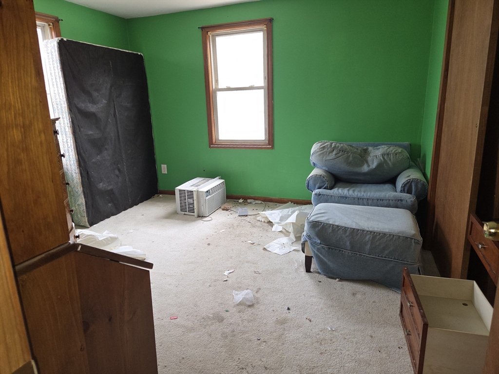 21 Bolton Street Worcester, MA 01604 - Photo 10 of 15