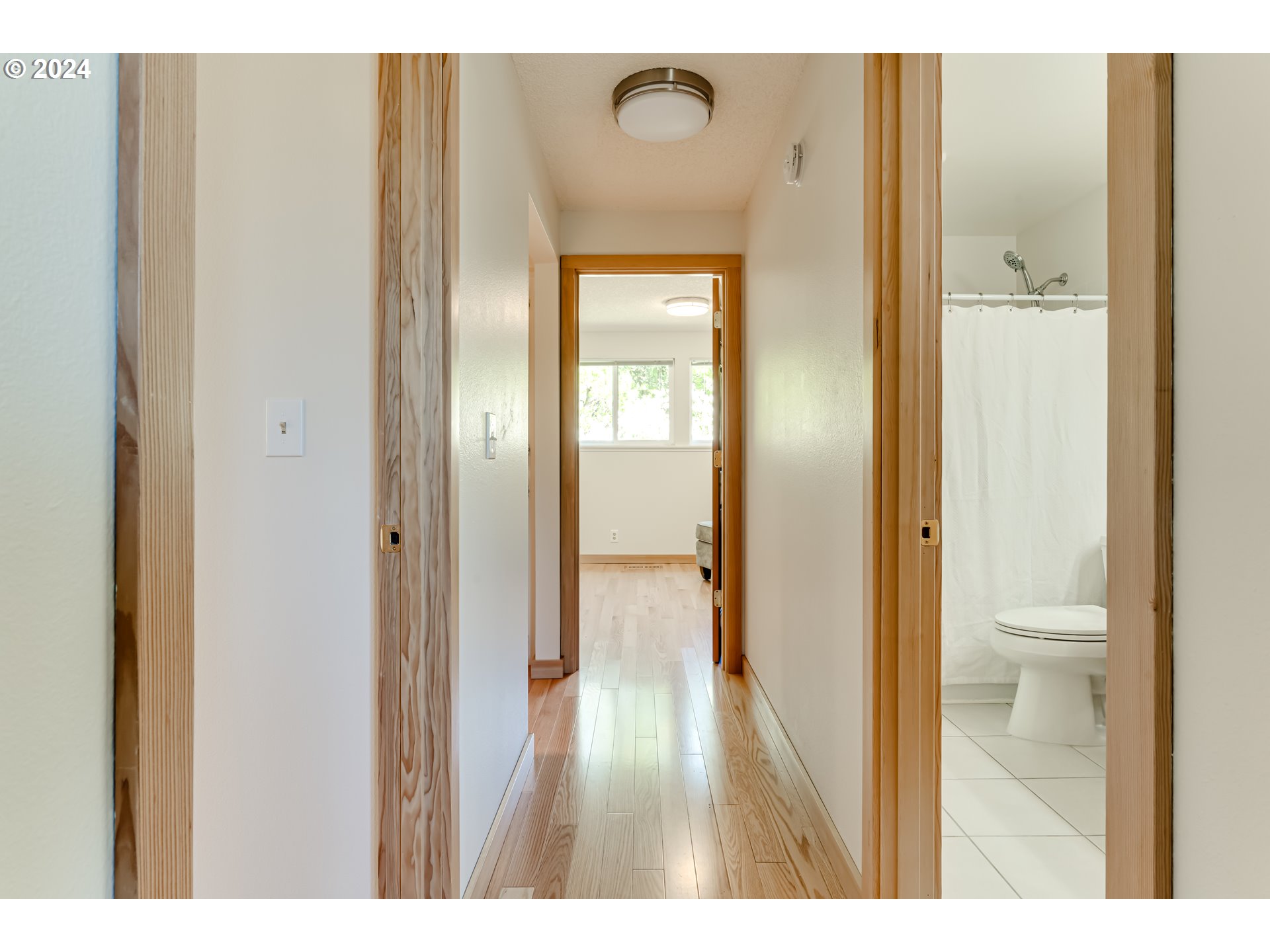 2272 Ridgeway Drive Eugene, OR 97401 - Photo 12 of 24 Gallery Image 12