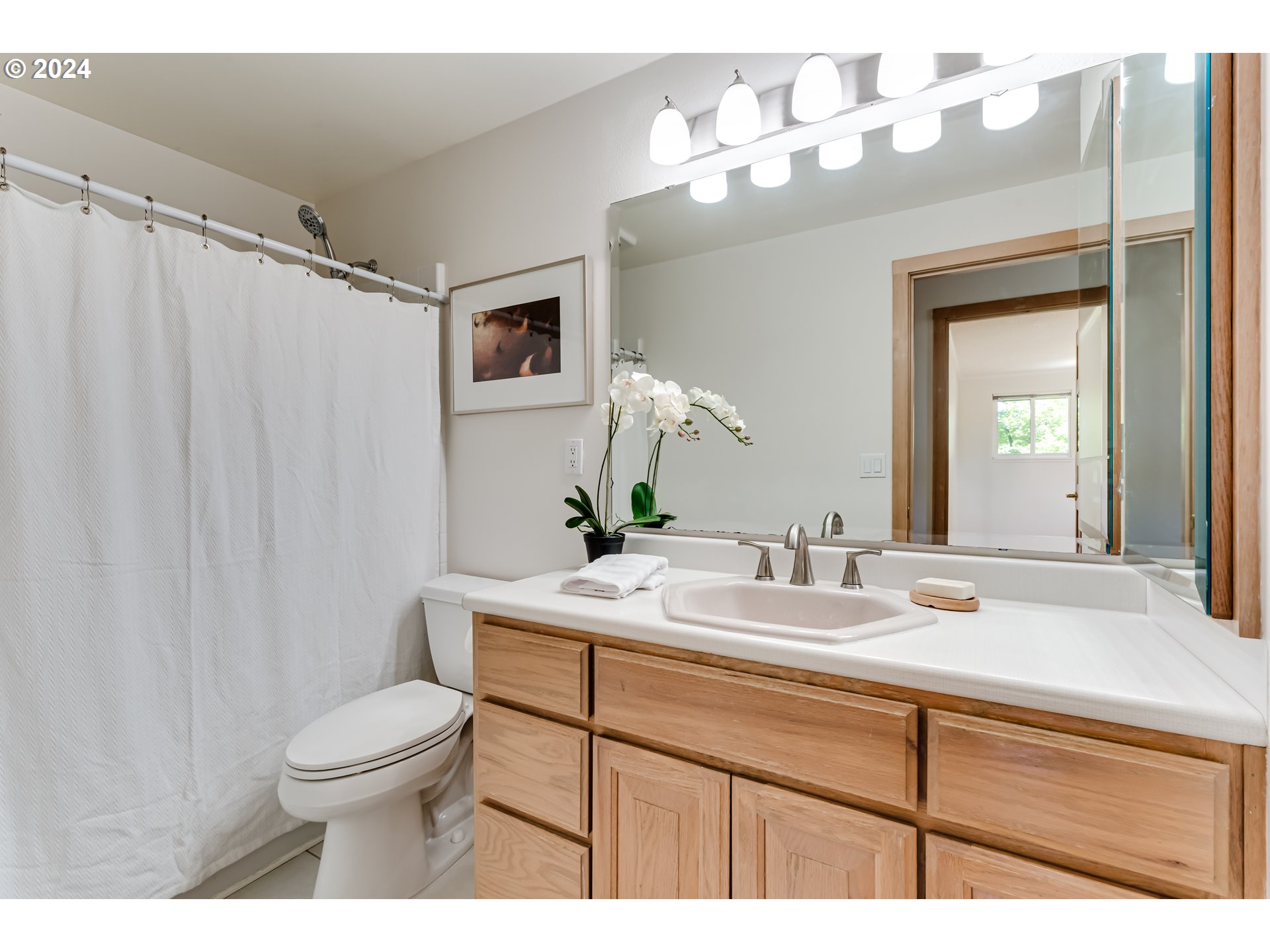 2272 Ridgeway Drive Eugene, OR 97401 - Photo 13 of 24 Gallery Image 13