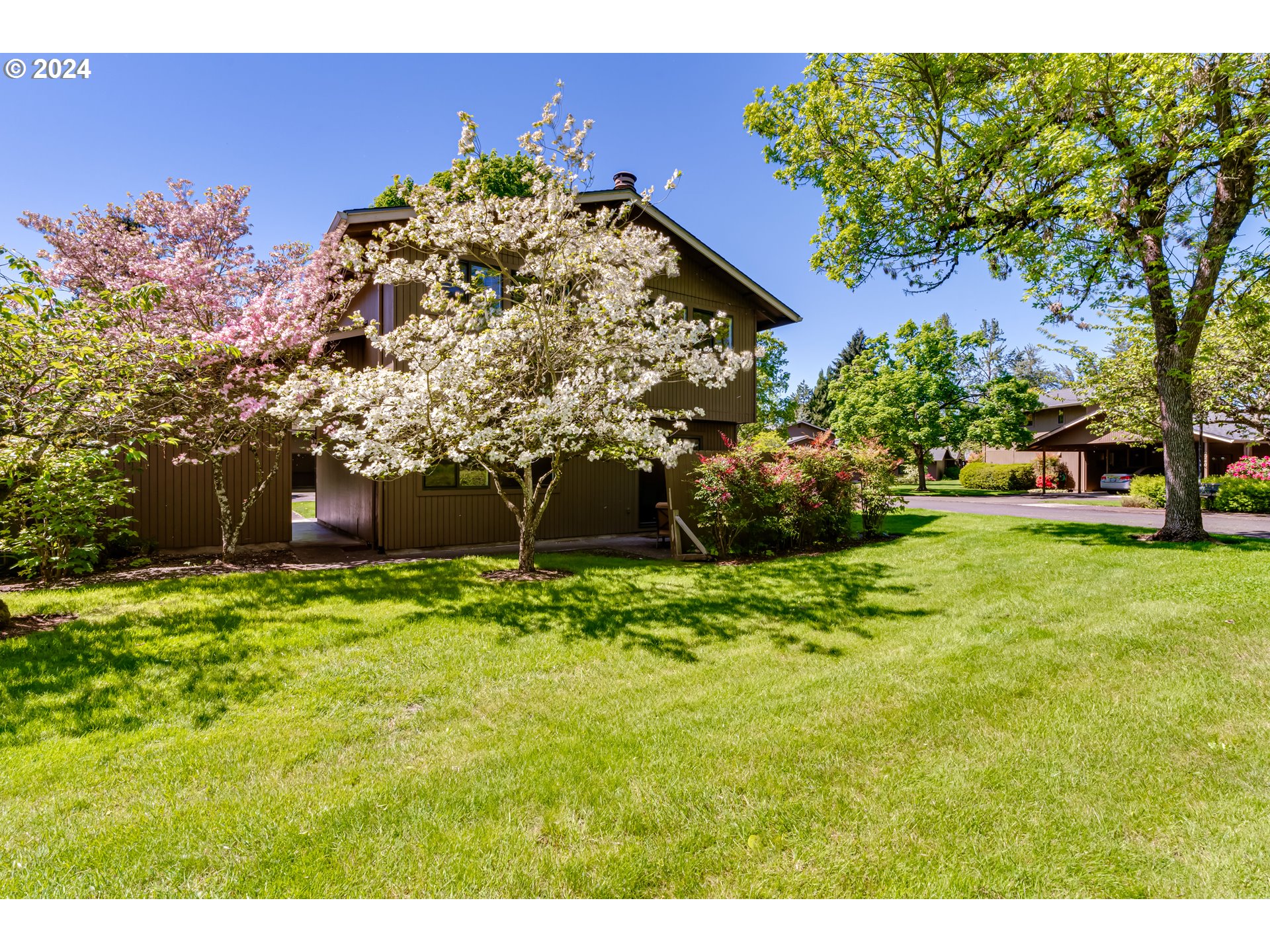2272 Ridgeway Drive Eugene, OR 97401 - Photo 22 of 24 Gallery Image 22