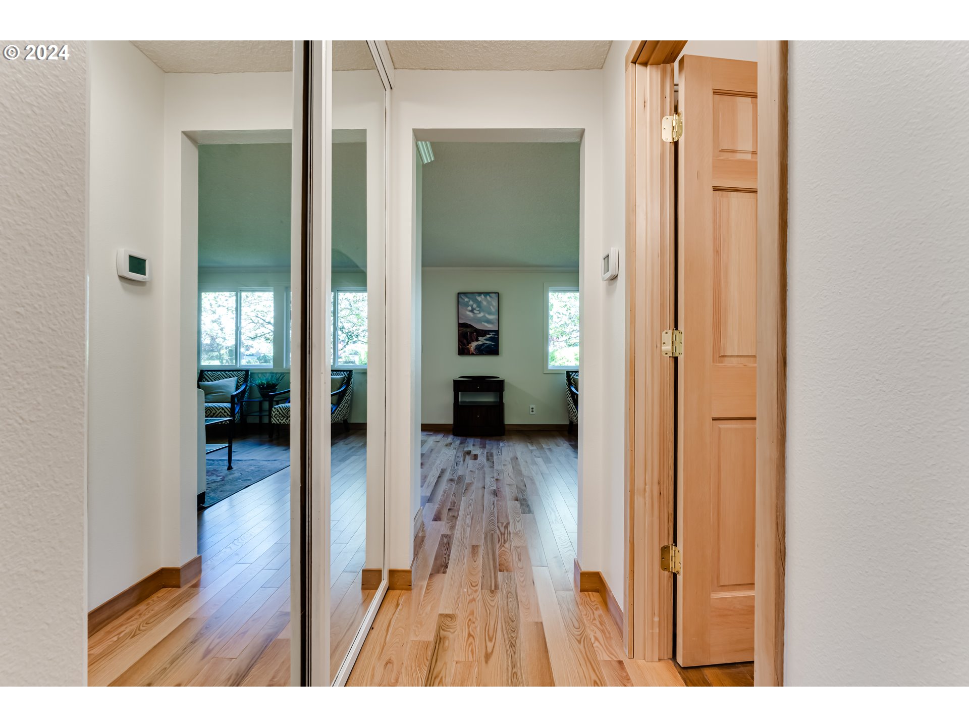 2272 Ridgeway Drive Eugene, OR 97401 - Photo 3 of 24 Gallery Image 3