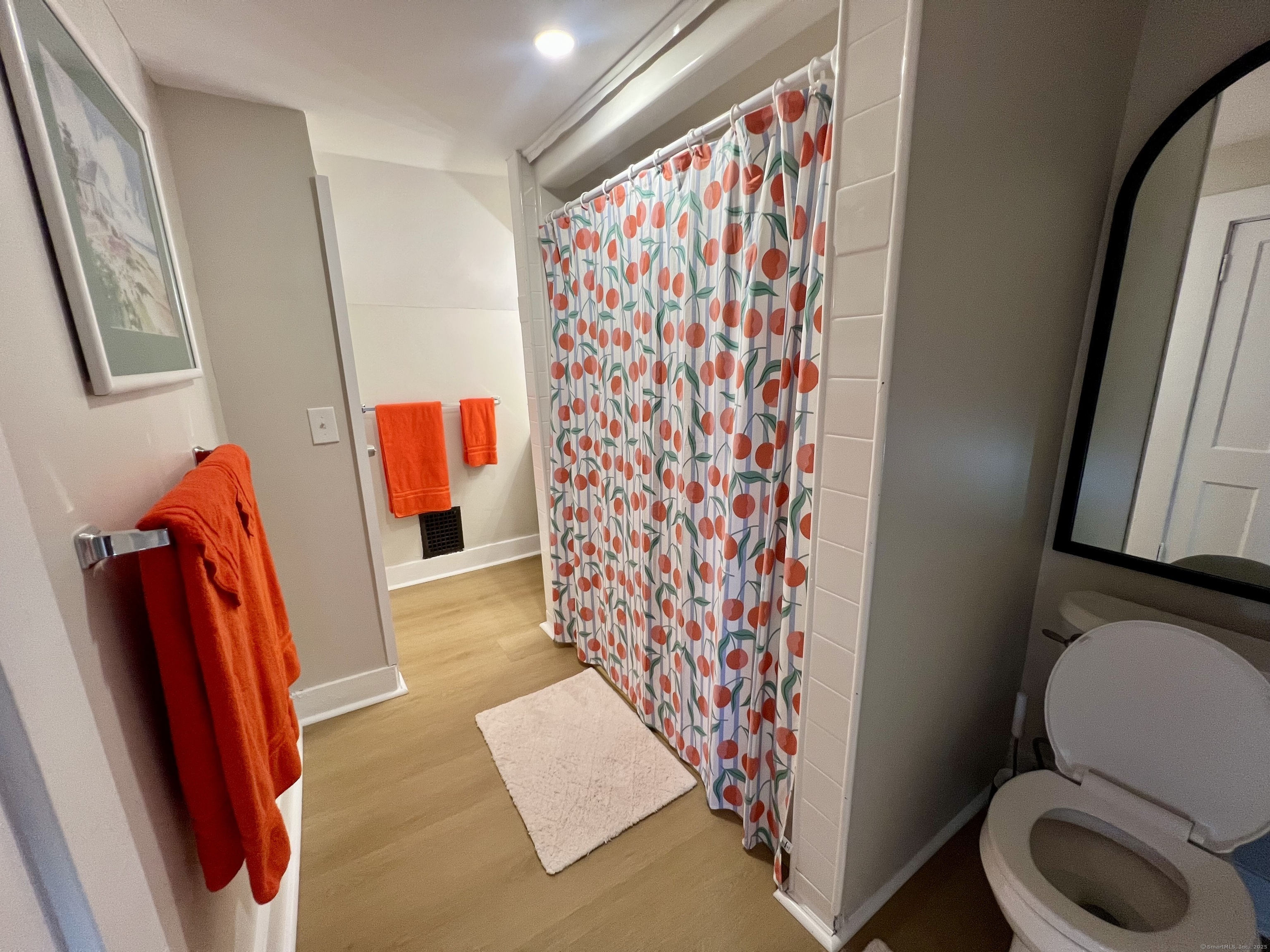 111 Fort Hale Road New Haven, CT 06512 - Photo 19 of 21 a bathroom with a sink and a mirror