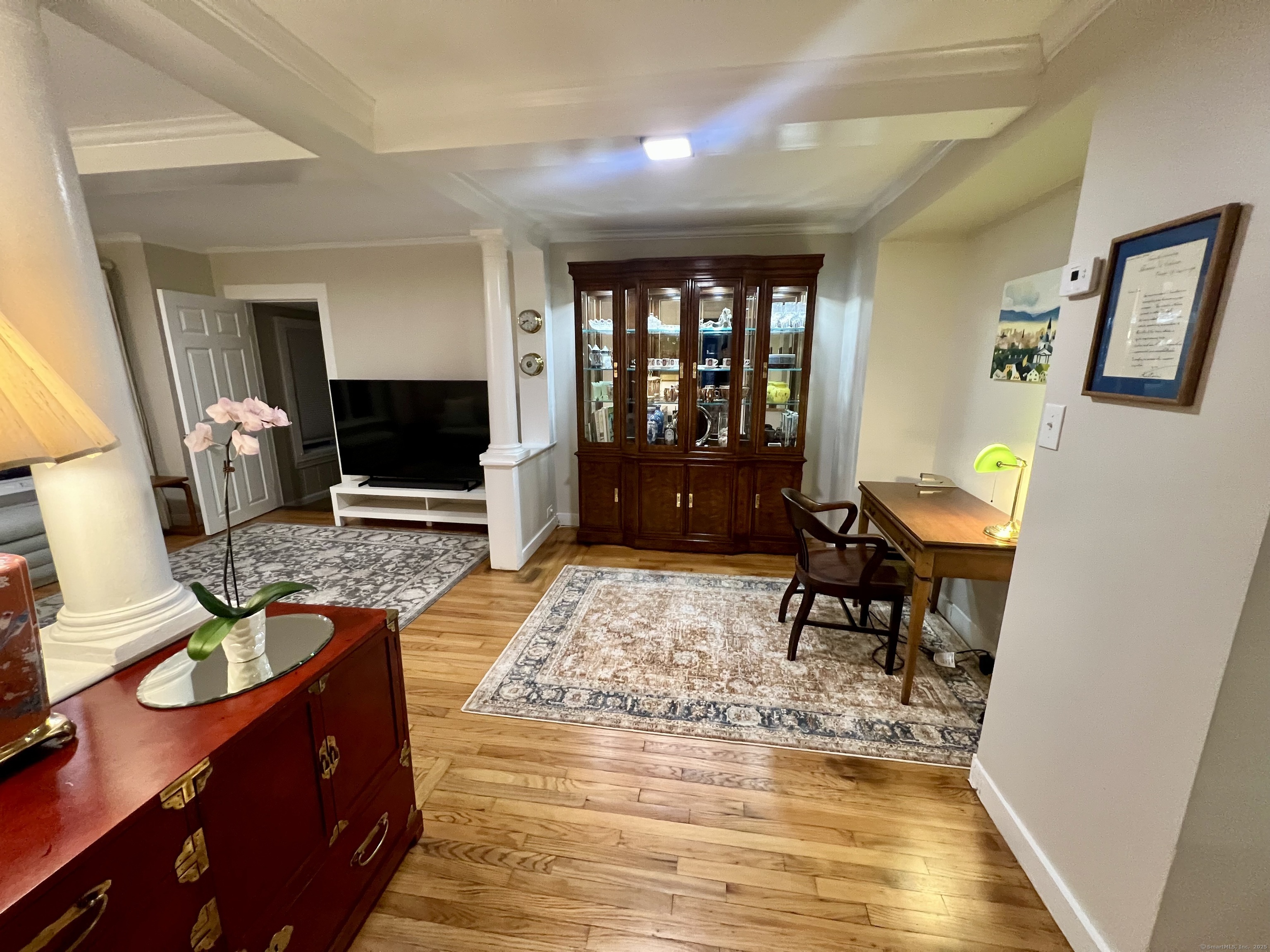 111 Fort Hale Road New Haven, CT 06512 - Photo 3 of 21 a living room with furniture and a rug