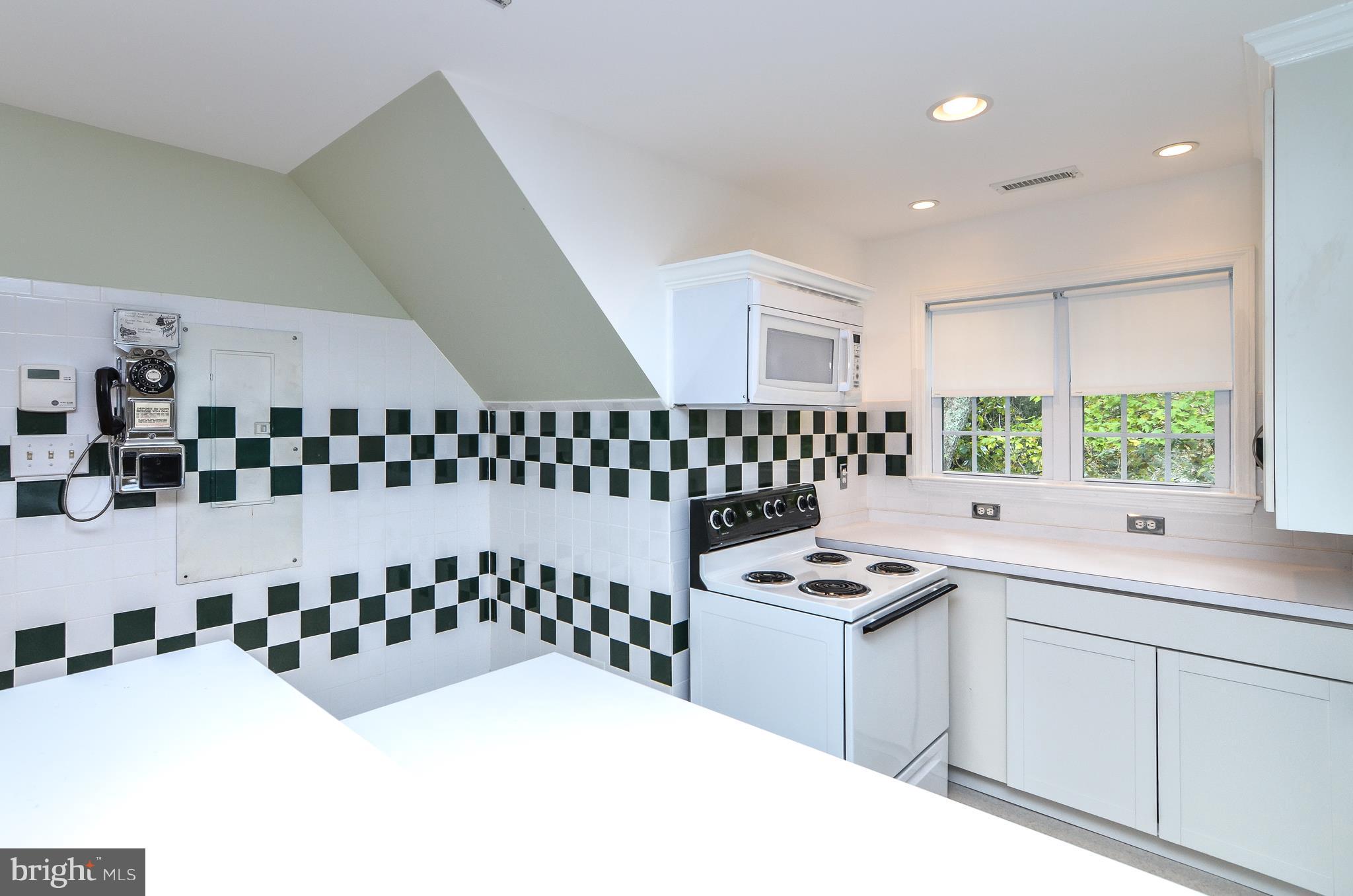 394 Rolando Drive Colonial Beach, VA 22443 - Photo 13 of 25 Kitchen
