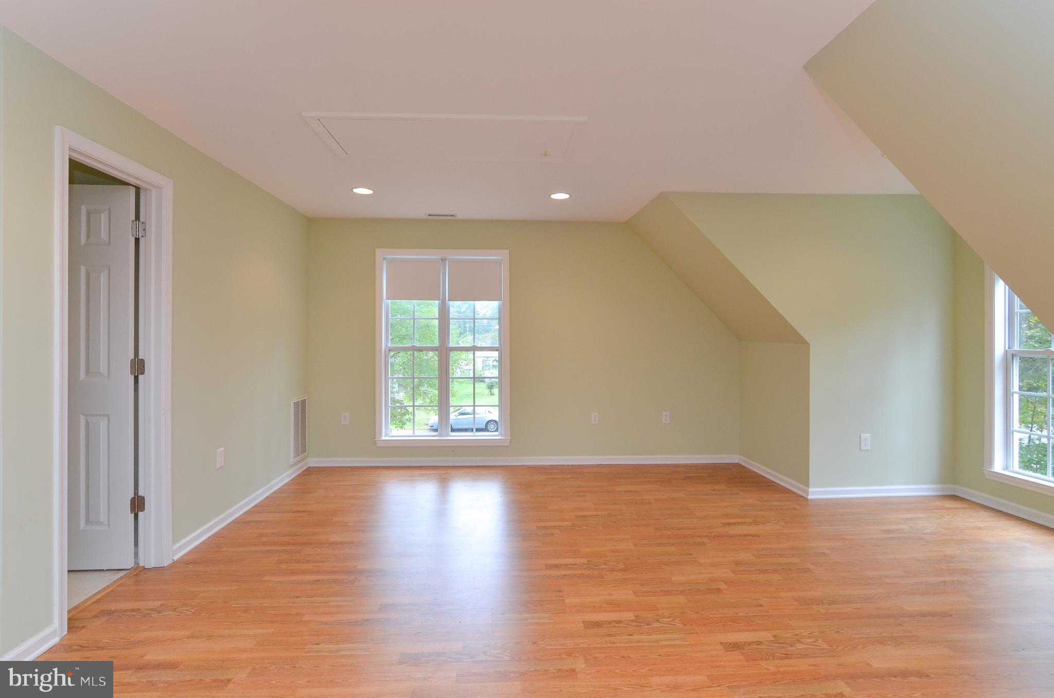 394 Rolando Drive Colonial Beach, VA 22443 - Photo 19 of 25 Doorway to full bath