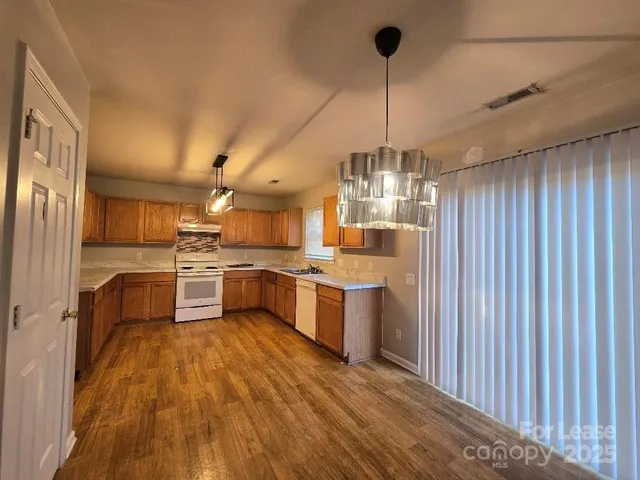 $1,950 | 5320 Peach Pl Lane, Charlotte, NC 28216