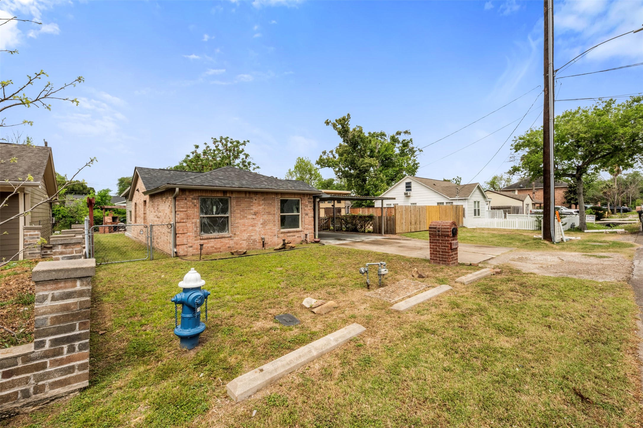 1913 Thonig Road Houston, TX 77055 - Photo 3 of 36 a view of a house with back yard