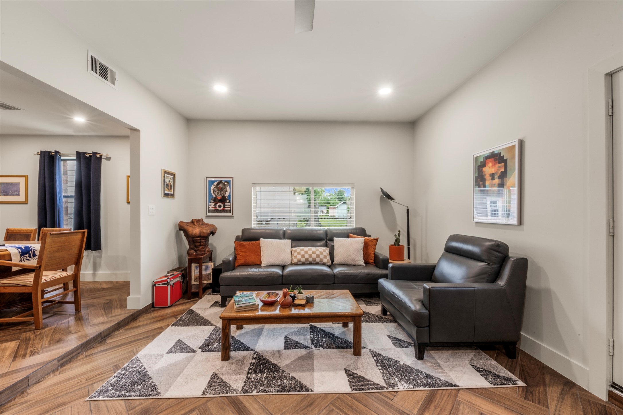 1913 Thonig Road Houston, TX 77055 - Photo 6 of 36 a living room with furniture and wooden floor