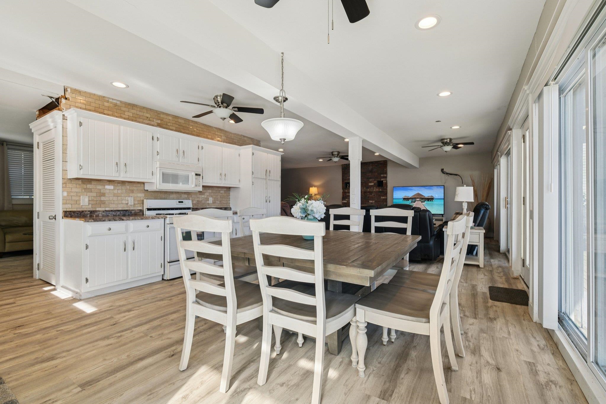 24 Marys Lane Salem, NH 03079 - Photo 7 of 36