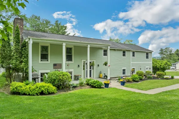 $699,000 | 7 Barnard Ridge Road, Meredith, NH 03253