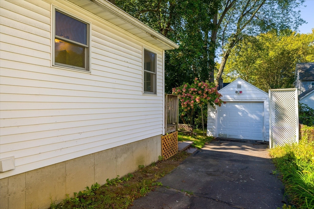 54 Ellsworth Avenue Springfield, MA 01118 - Photo 28 of 29 a view of a backyard