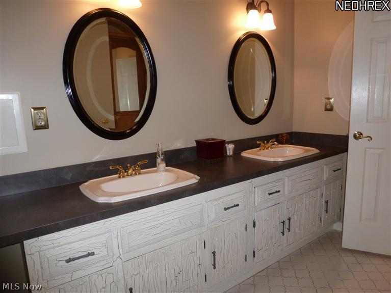8690 Eagle Road Kirtland, OH 44094 - Photo 18 of 25 Gallery Image 18