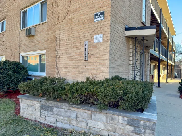 $1,475 | 6947 South Jeffery Boulevard, Unit 1A, Chicago, IL 60649