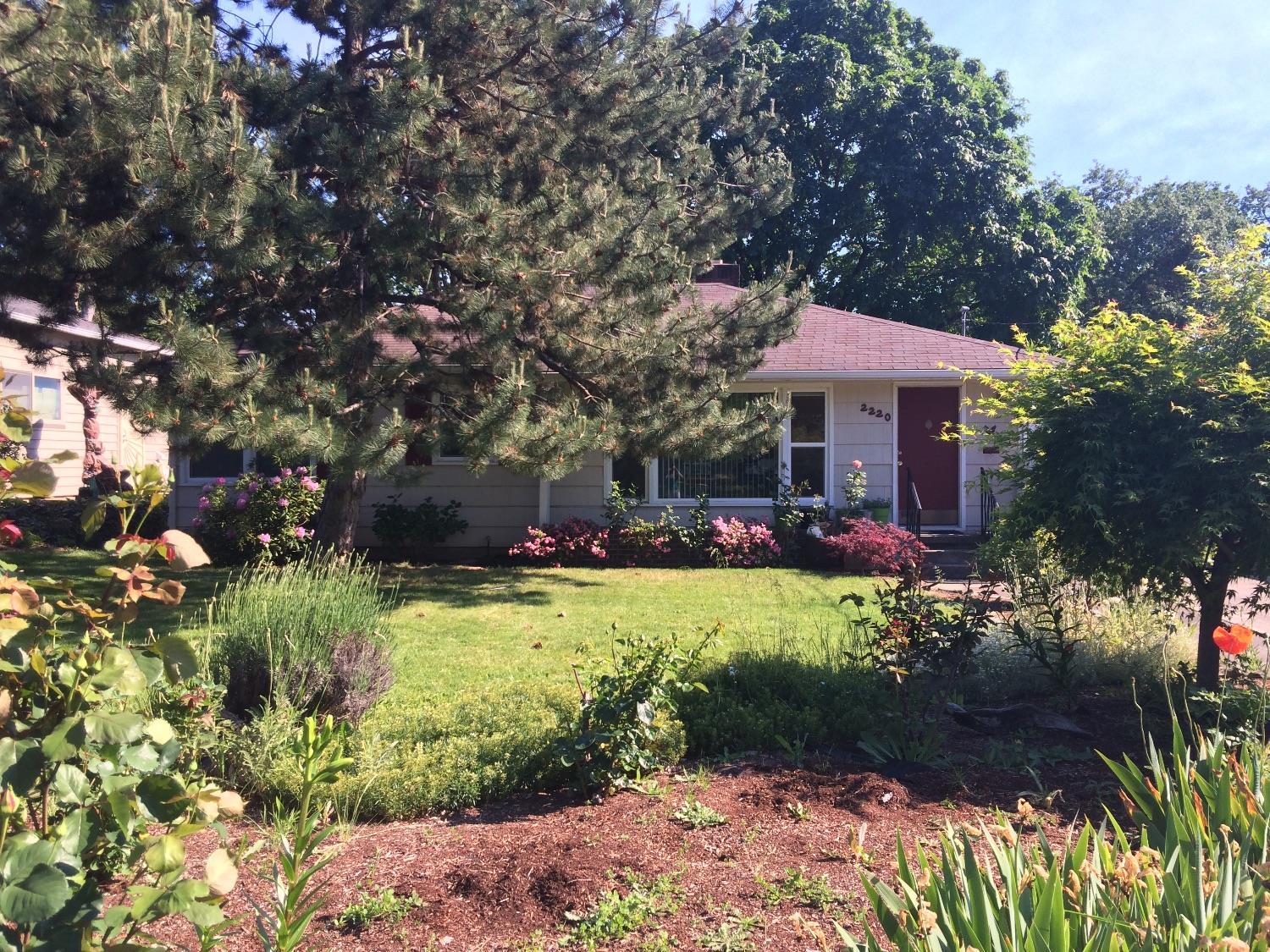 2220 Ruhl Way Medford, OR 97504 - Photo 2 of 15 Additional Photo