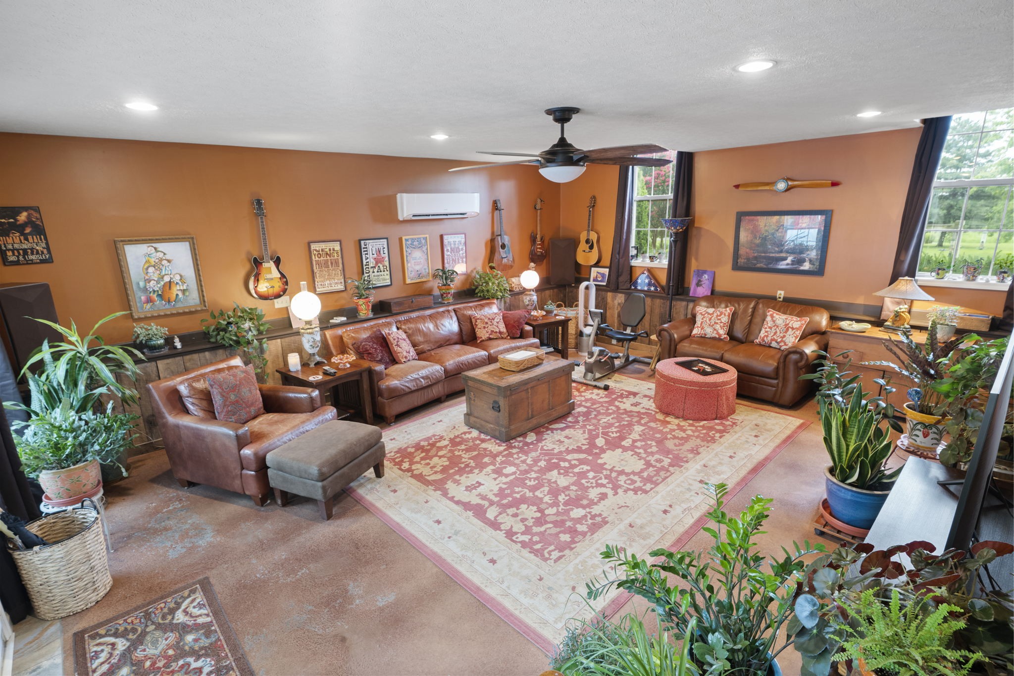 7313 West Cook Road Springfield, TN 37172 - Photo 16 of 40 a living room with furniture and a potted plant