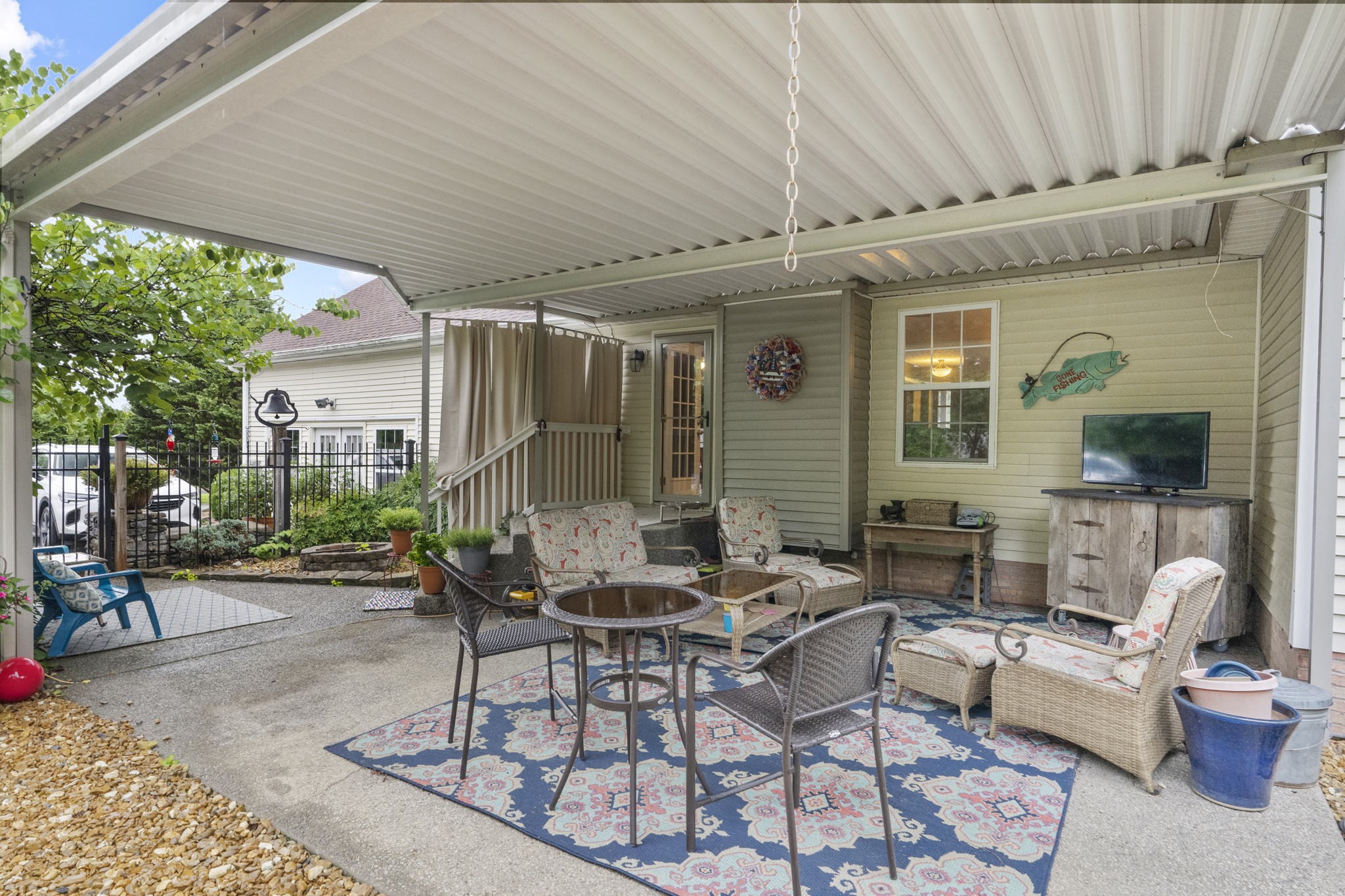 7313 West Cook Road Springfield, TN 37172 - Photo 35 of 40 a building outdoor space with patio furniture