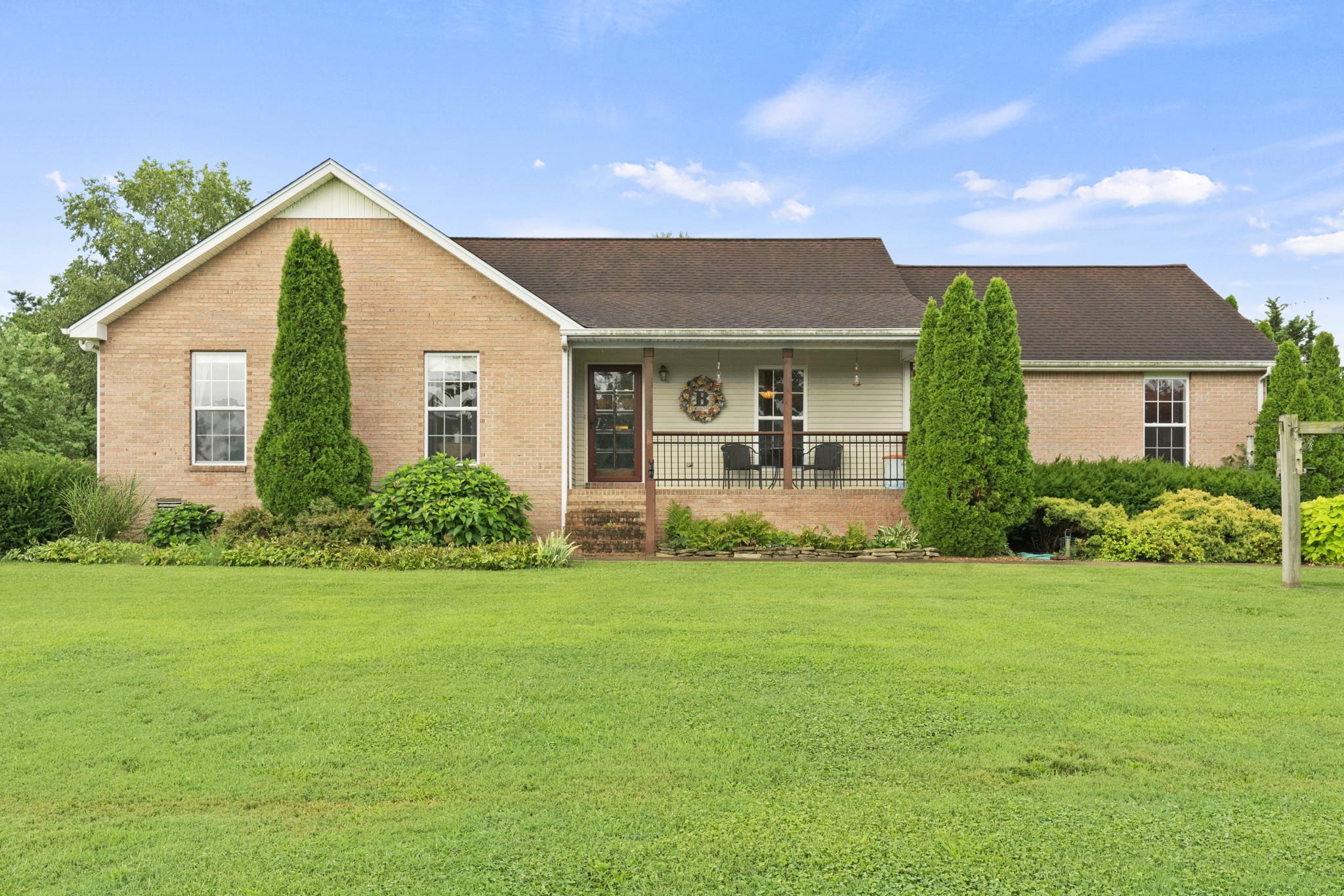 7313 West Cook Road Springfield, TN 37172 - Photo 4 of 40 a front view of house with yard and green space