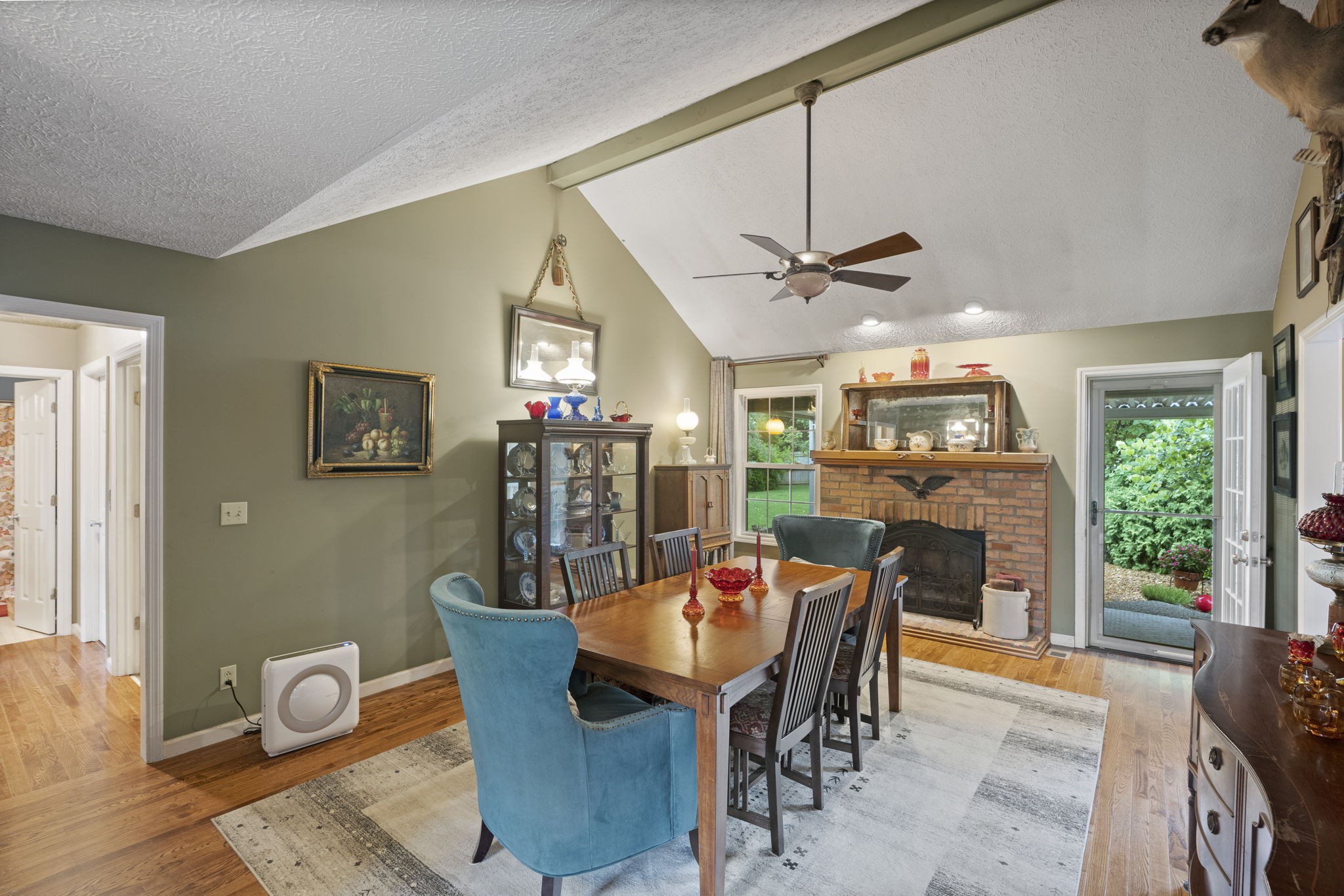 7313 West Cook Road Springfield, TN 37172 - Photo 5 of 40 a dining room with furniture window and wooden floor