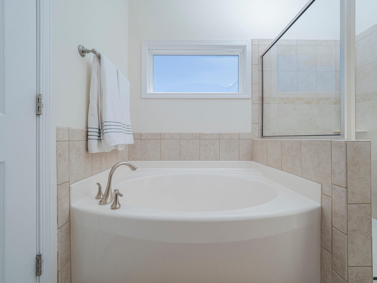 1414 Rodessa Run Raleigh, NC 27607 - Photo 15 of 30 Garden Tub
