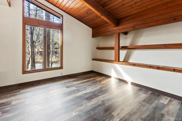 $2,100 | 304 Lake Lodge Drive, Pleasant Valley, NY 12569