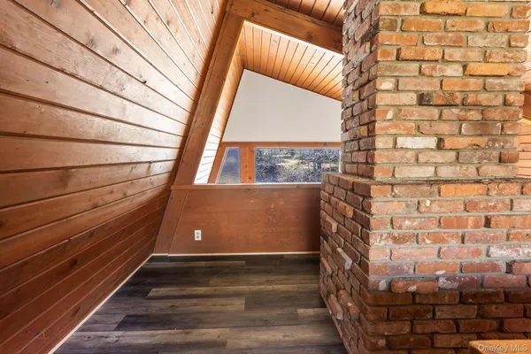 $2,100 | 304 Lake Lodge Drive, Pleasant Valley, NY 12569