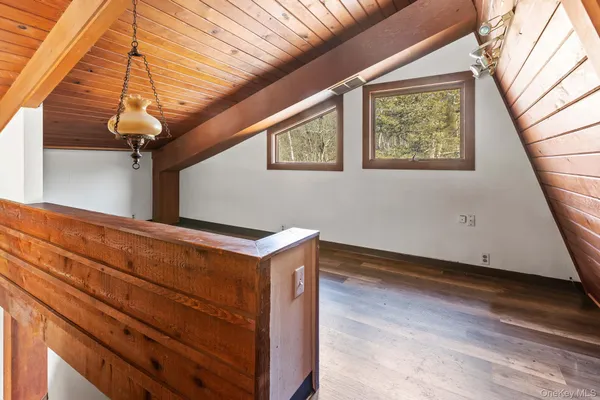 $2,100 | 304 Lake Lodge Drive, Pleasant Valley, NY 12569