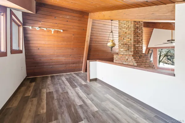 $2,100 | 304 Lake Lodge Drive, Pleasant Valley, NY 12569