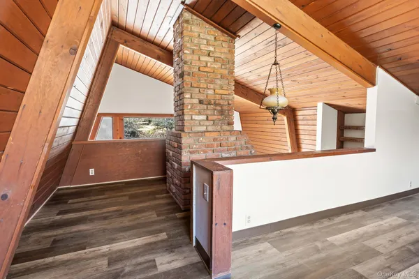 $2,100 | 304 Lake Lodge Drive, Pleasant Valley, NY 12569