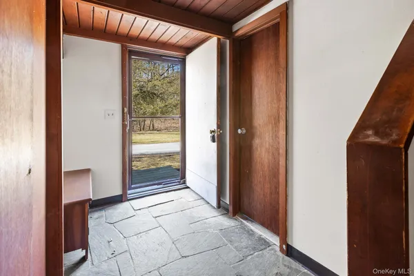 $2,100 | 304 Lake Lodge Drive, Pleasant Valley, NY 12569