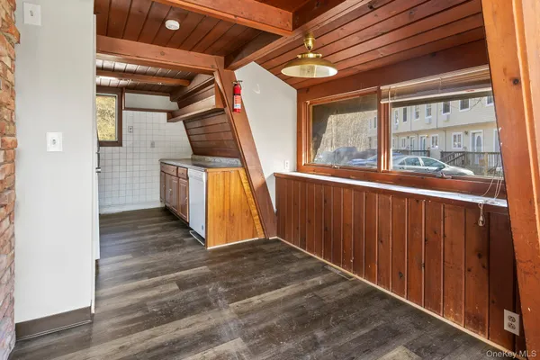 $2,100 | 304 Lake Lodge Drive, Pleasant Valley, NY 12569